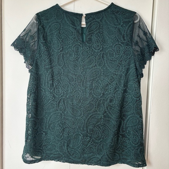 🎉4/30$🎉 Cable & Gauge Lace Blouse with Embellished Neckline - Size L - Picture 4 of 4